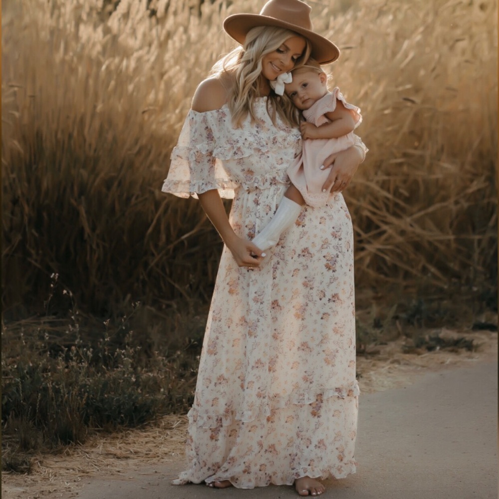 VIci Lavina Chiffon Off The Shoulder Maxi Dress